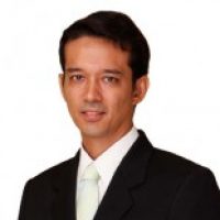 Carlos has over 10 years’ experience in facilitating for both corporate clients and public seminars. He also has extensive experience working with the youth, both locally and internationally. He was an active member of CISV, having run and participated in programs in the Philippines, USA, South Korea, Vietnam and China. Carlos enjoys sports such as cycling, soccer, badminton, skiing and hiking and is fluent in French and Spanish.